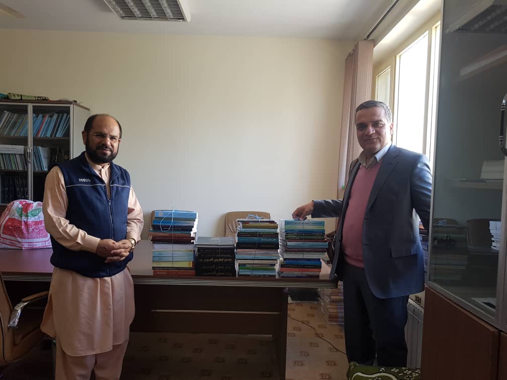 اهدای کتب به سفارت افغانستان مقیم تهران